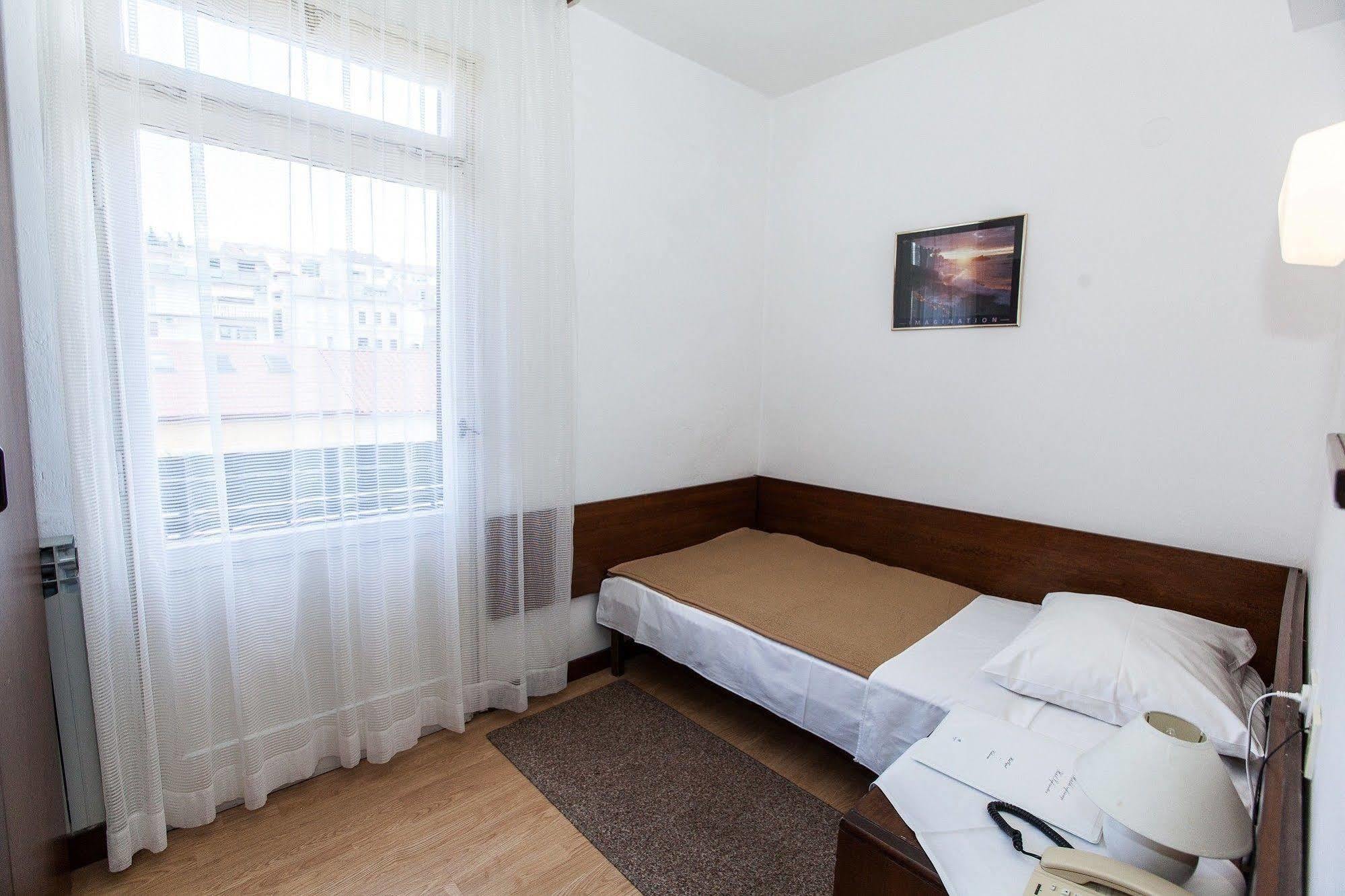 קריקווניצה Hotel Zagreb מראה חיצוני תמונה