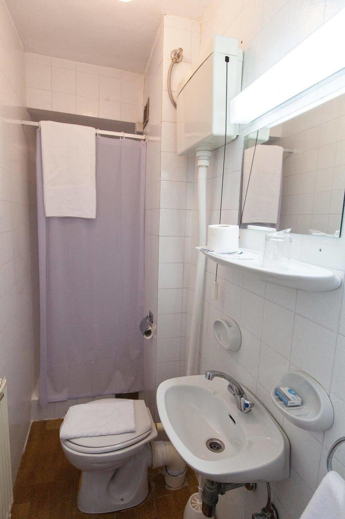 קריקווניצה Hotel Zagreb מראה חיצוני תמונה