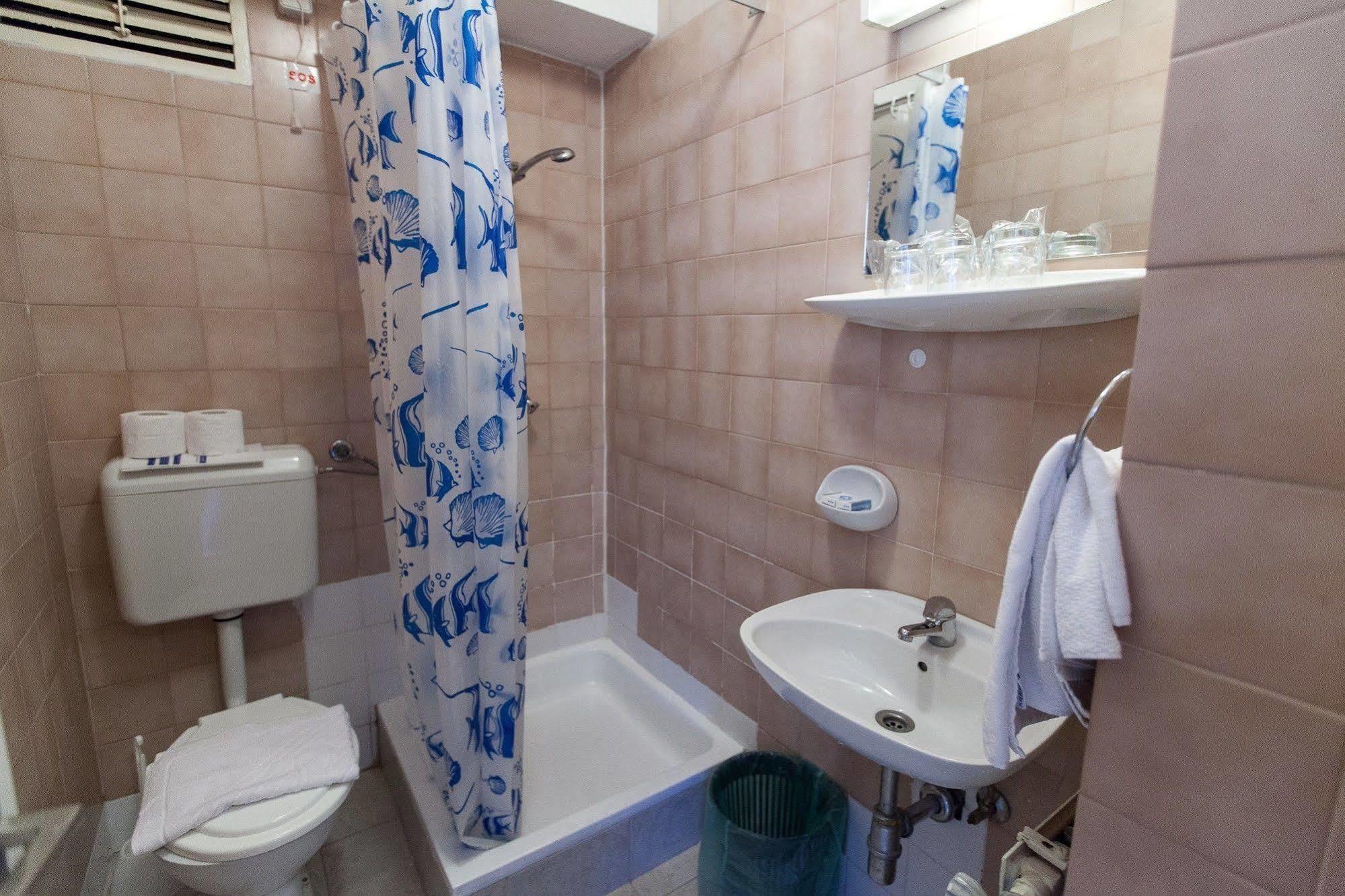 קריקווניצה Hotel Zagreb מראה חיצוני תמונה